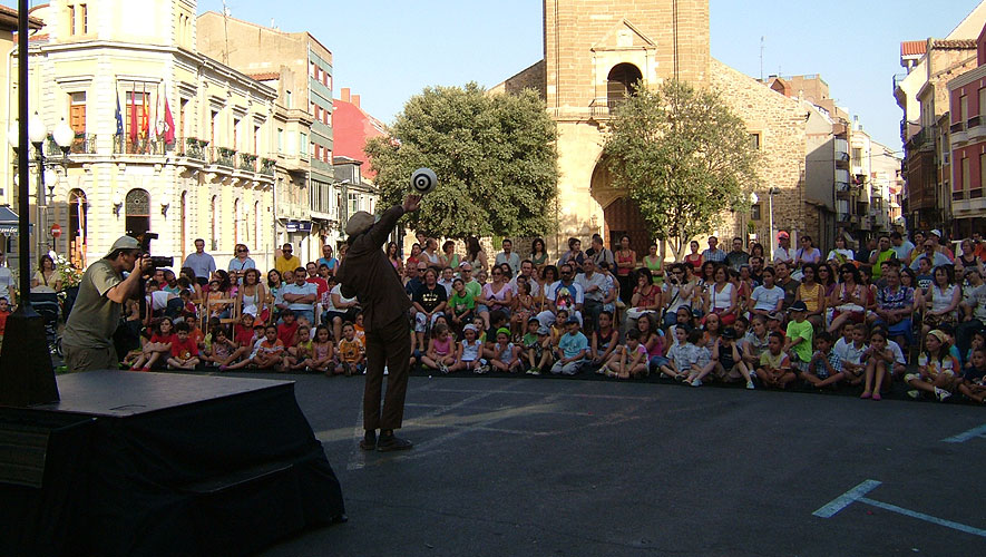 Filamento el Farolero - Festival de teatro de calle